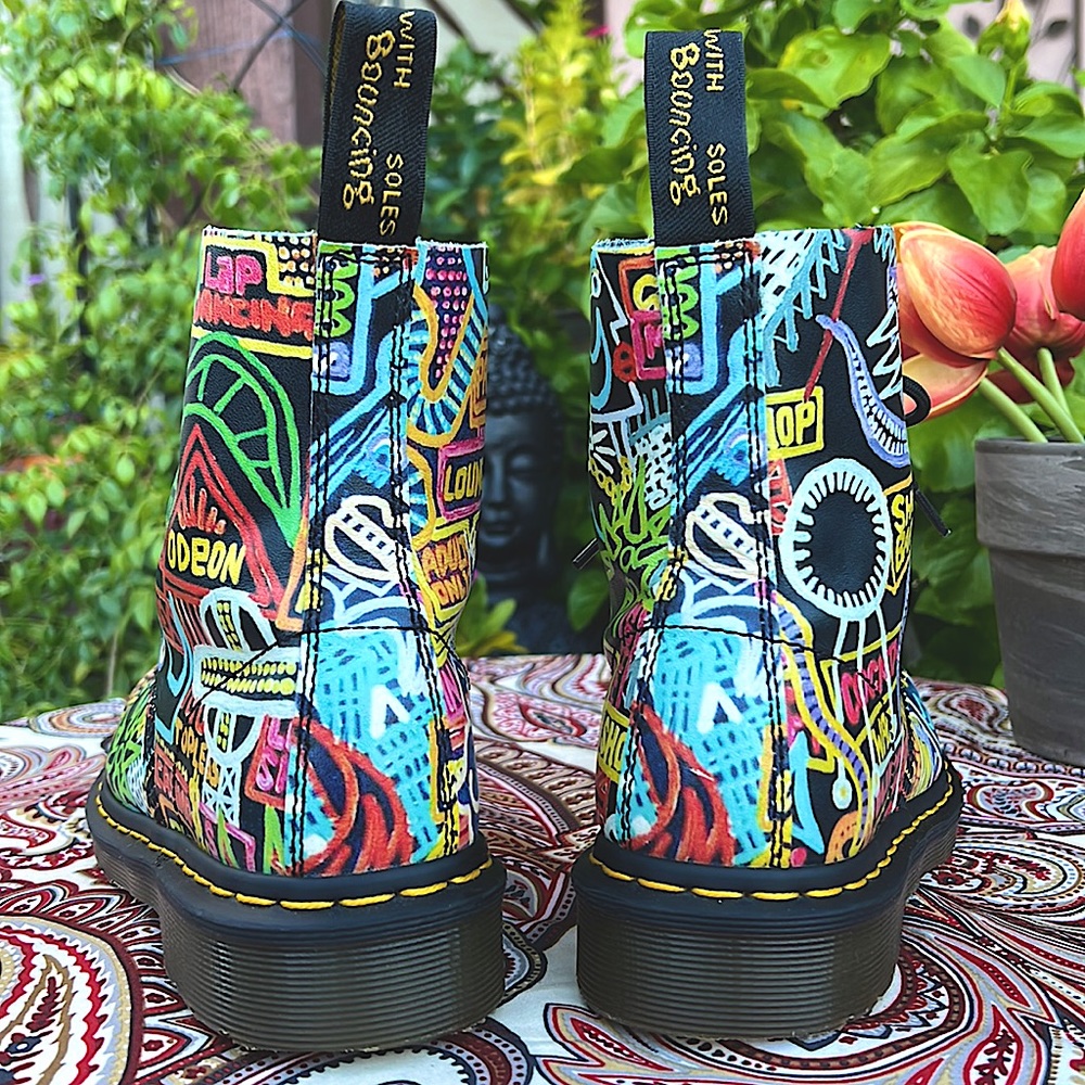 Dr. Martens x Mark Wigan KABOOM GRAFFITI Pascal Boots - Picture 10 of 17